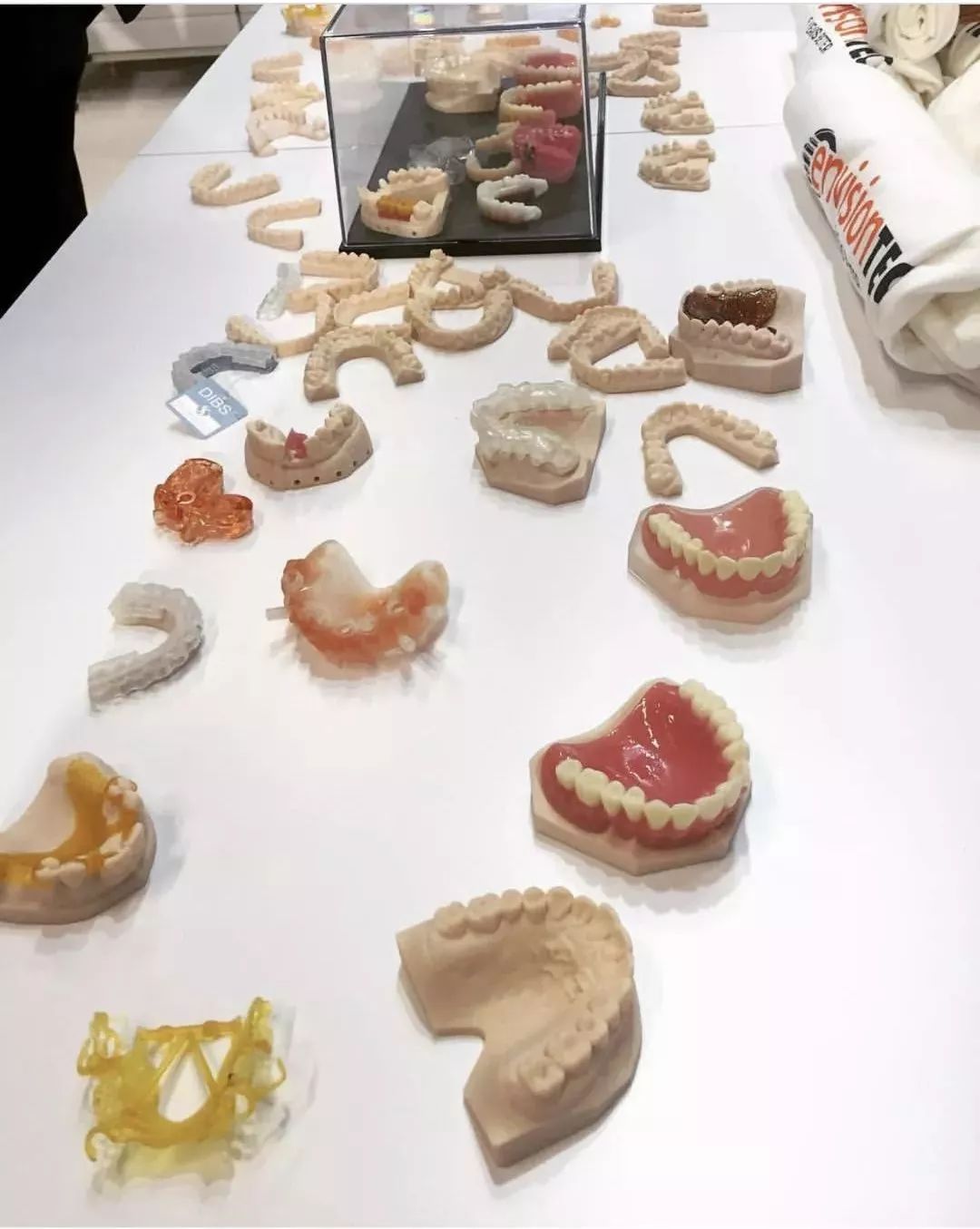 口腔医学领域颠覆性的发展，解析EnvisionTEC齿科3D打印材料